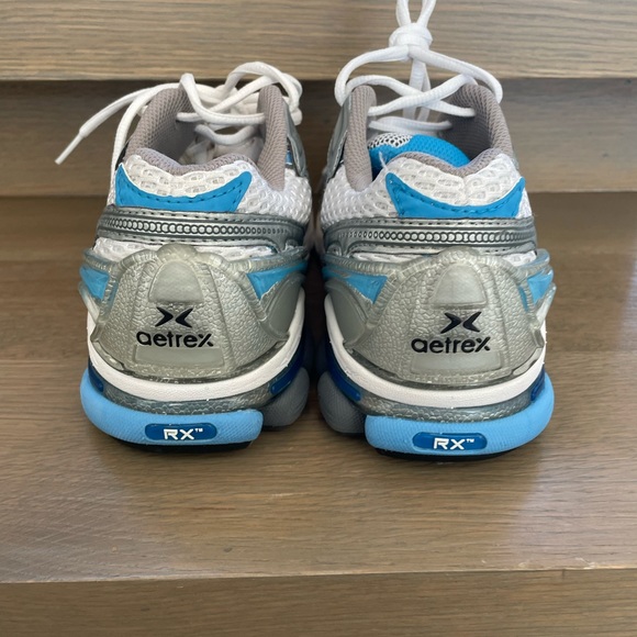 Aetrex Women’s RX Runner Athletic Shoe Wide Width in Blue/White - Picture 3 of 7